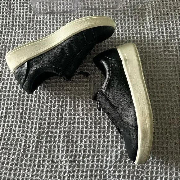 Clarks Women's Layton Rae Black Leather Zip Casual Sneakers‎ - Picture 4 of 7